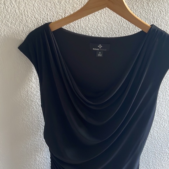 Simple black dress - Picture 2 of 3